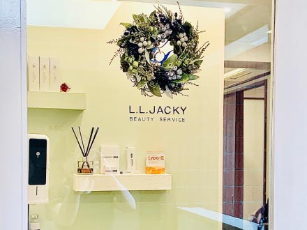L.L.JACKY 自由が丘店 玄関